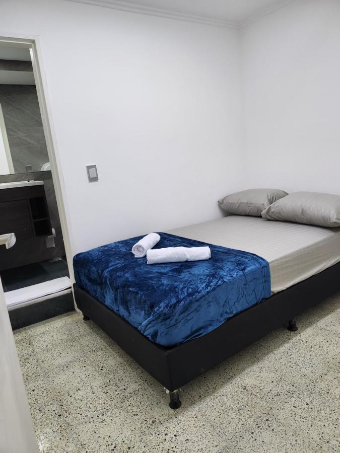 Area 51 Hostel Медельин Экстерьер фото